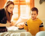 Lindsay Lohan è entrata in 'modalità mamma' con il figlio Luai, Jamie Lee Curtis:'Lo adora'