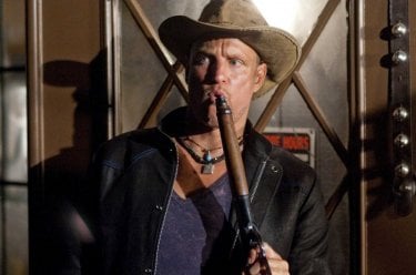 Woody Harrelson in una scena del film Zombieland