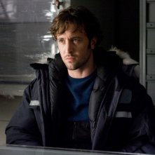 Alex O'Loughlin in una scena del film Whiteout - Incubo bianco