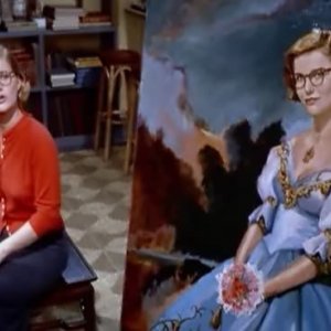 Barbara Bel Geddes e il suo autoritratto nel film La donna che visse due volte (1958 )