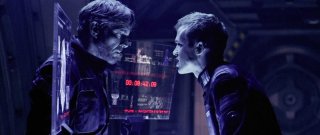 Dennis Quaid e Cam Gigandet in una scena del film Pandorum