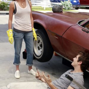 Desperate Housewives: Beau Mirchoff e Teri Hatcher in Never Judge a Lady by Her Lover, episodio 3 della sesta stagione