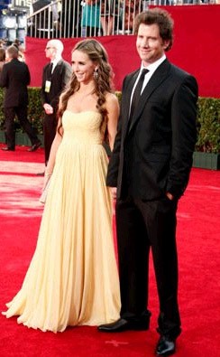 Emmy Awards 2009 Una Radiosa Jennifer Love Hewitt Accanto Al Fidanzato Jamie Kennedy 131269