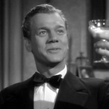 Joseph Cotten in una scena del mystery L'ombra del dubbio ( 1943 )