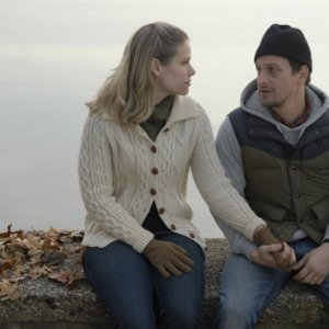 Josh Charles in una scena del film Brief Interviews with Hideous Men