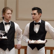 Lou Taylor Pucci e Max Minghella in una scena del film Brief Interviews with Hideous Men