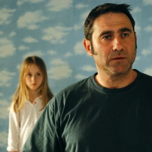 Sergi Lopez in un'immagine del film Ricky
