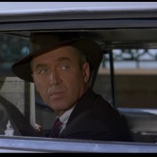 James Stewart è il protagonista del film La donna che visse due volte ( 1958 )