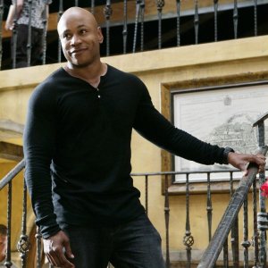L'agente speciale Sam Hanna (LL COOL J) in una scena dell'episodio Pilota di NCIS: Los Angeles