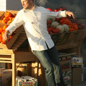Chris O'Donnell sul set dell'episodio Legend: Part 2 di NCIS, che darà il via allo spin-off di NCIS: Los Angeles