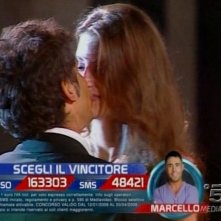 Francesca Fioretti bacia Ferdi Berisa durante il ballo finale del GF9