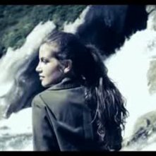 Francesca Fioretti nel video Piove di Alex Britti,  girato in Svizzera