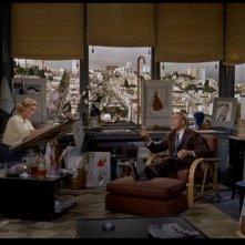 James Stewart con Barbara Bel Geddes in una scena de La donna che visse due volte ( 1958 )