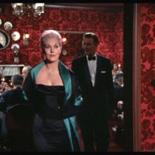una splendida Kim Novak in una scena del film La donna che visse due volte ( 1958 )