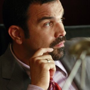 Desperate Housewives: primo piano di Ricardo Chavira in Never Judge a Lady by Her Lover, terzo episodio della sesta stagione