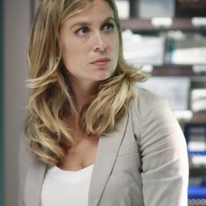 Sonya Walger nell'episodio White To Play di FlashForward