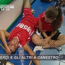 Francesca Fioretti e Ferdi Berisa a una partita di basket per beneficenza su Pomeriggio Cinque