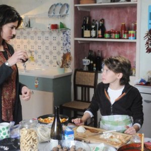 Anna Valle e Celeste Cuppone in una scena della serie tv Nebbie e delitti