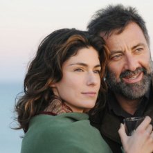 Anna Valle e Luca Barbareschi in una sequenza della serie tv Nebbie e delitti