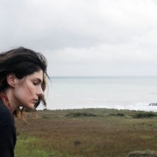 Anna Valle in una suggestiva immagine della terza stagione della serie tv Nebbie e delitti