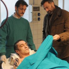 Luca Barbareschi in una sequenza della terza stagione della serie tv Nebbie e delitti