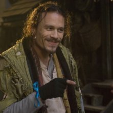 Heath Ledger in una scena del suo ultimo film, Parnassus - L'uomo che voleva ingannare il diavolo