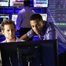 Hill Harper ed AJ Buckley in una scena dell'episodio Blacklist Featuring Hangman di CSI New York