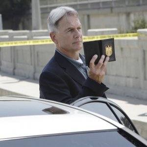 Jethro Gibbs (Mark Harmon) in un momento dell'episodio The Inside Man di Navy NCIS