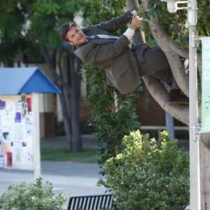 John Michael Higgins in una scena dell'episodio Introduction to Film della serie Community