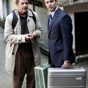 John Noble e la guest star Travis Schuldt nell'episodio Dream Logic di Fringe