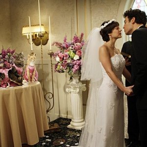 Josh Radnor e Lindsay Sloane in una scena dell'episodio Double Date di How I Met Your Mother