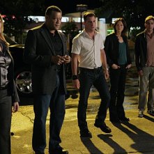 Laurence Fishburne, Marg Helgenberger, Jorja Fox, George Eads ed Eric Szmanda in una scena dell'episodio Coup de Grace di CSI