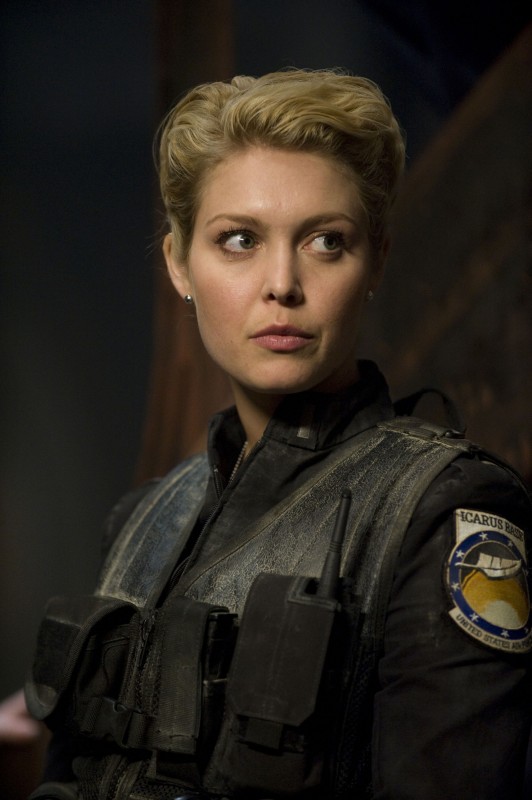 Alaina Kalanj Nella Premiere Di Stargate Universe 132868
