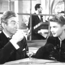 Claude Rains e Ingrid Bergman in una scena del film Notorious - L'amante perduta ( 1946 )