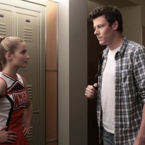 Dianna Agron e Cory Monteith in una scena dell'episodio Takedown della serie Glee