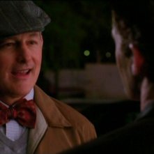 Matthew Morrison e la guest star Victor Garber in una scena dell'episodio Acafellas della serie Glee