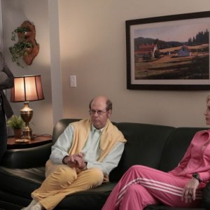 Matthew Morrison, Stephen Tobolowsky e Jane Lynch in una scena dell'episodio Preggers della serie Glee