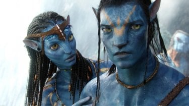Neytiri and Jake Sully with the traits of a Na'vi called: Avatar, in a scene from the movie Avatar