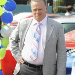 Peter Breitmayer nel pilot della serie The Middle