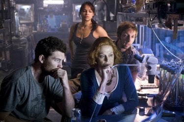 Sam Worthington, Sigourney Weaver, Michelle Rodriguez e Joel Moore in una sequenza del film Avatar