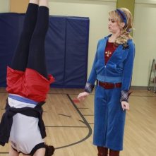 Chelsea Staub e Nicole Gale Anderson in un momento dell'episodio Detention della serie Jonas