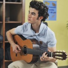 Kevin Jonas nell'episodio That Ding You Do della serie Jonas