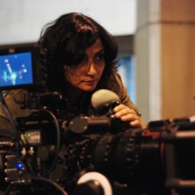 La regista Dima El-Horr sul set di Every Day Is A Holiday