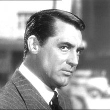 Cary Grant in una scena del film Notorious - L'amante perduta del '46