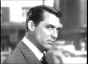 Cary Grant in una scena del film Notorious - L'amante perduta del '46