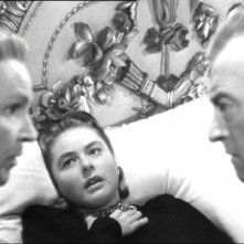 Ingrid Bergman con Claude Rains e Leopoldine Konstantin in Notorious - L'amante perduta ( 1946 )