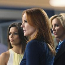 Desperate Housewives, stagione 6: Marcia Cross, Felicity Huffman ed Eva Longoria nell'episodio Everybody Ought to Have a Maid