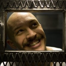 Tom Hardy in una scena di Bronson