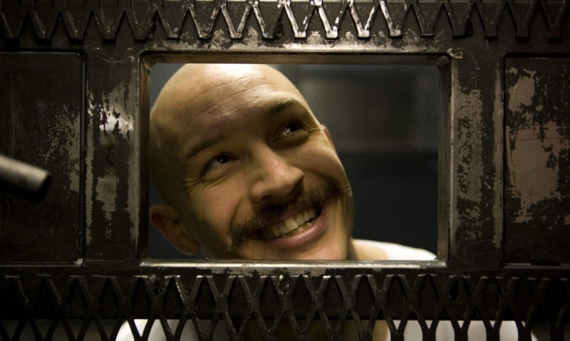 Tom Hardy in una scena di Bronson