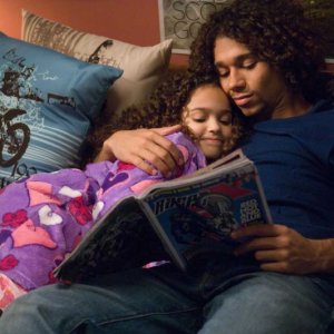 Corbin Bleu e Madison Pettis in una scena del film Free Style
